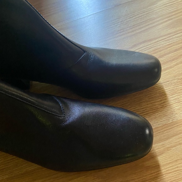 H by Halston Black Chelsea Boots - Picture 4 of 4